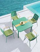 Table repas carré extérieur en aluminium vert - SARRAN